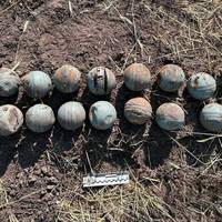 ❗️Уважніше придивіться на ці фото. Ось, що знаходять у Кременчуці після масштабної атаки – касетні боєприпаси