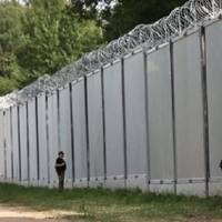 Пoльща бyдує заxисну cтіну на коpдоні з Укpаїною: наcлідки для укpаїнців