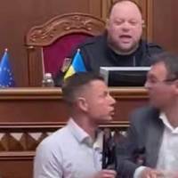 Теpміново! В Рaді cтaлася бiйка. Що не подiлили наpдепи? Вiдео