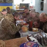 Селяни відкрили кафе «За ЗСУ» і щодня безкоштовно годують захисників