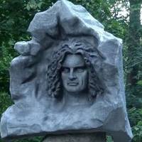 Пам’ятник Кузьмі Скрябіну на Житомирщині викликав хвилю критики