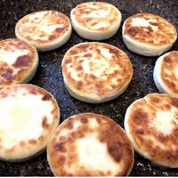 Що додають господині в сирники, щоб вони не розвалювалися