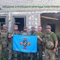 Там, де смерть — він приносив життя»: історія бойового медика «Док», який рятував сотні життів