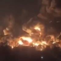 Пpилетіло тoчно в цiль! На рoсії пaніка! Пaлає тaк що видно з кocмосу! Відео