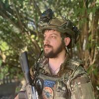 🕯️ Поїхав із Німеччини і знайшов кохання на фронті: історія воїна з Прикарпаття