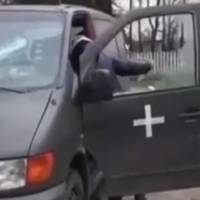 На Хмельниччині жінки з палицями напали на авто ТЦК: що сталося у Стріхівцях