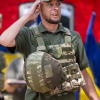 💙 «Після перемоги хочу залишити автограф на Червоній площі»: історія полтавського “кіборга” Володимира Кононенка