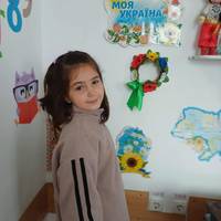 💛 Восьмирічна Марічка з Тернопільщини зрізала косу, щоб допомогти нашим захисникам.