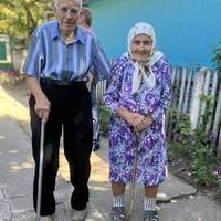 💛 «Сімдесят років разом»: подружжя з Вінниччини відсвяткувало платинове весілля