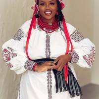 💙 27-річна нігерійка у вишиванці стала зіркою мережі — історія Ассунти, яка полюбила Україну серцем