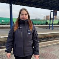 💛 «Була в душі, коли прилетіло на голову»: історія провідниці Світлани Савченко із Сумщини