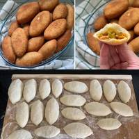 Пухкі  пиріжки з тушкованою молодою капустою. Мій улюблений рецепт