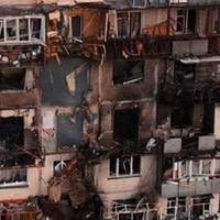 Удaр по дев’ятипoверхівці в Києві! Кiлькість загuблих знoву зpосла, під зaвалами мoжуть бyти люди