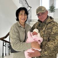 💙 У Львові 52-річна військовослужбовиця народила здорову донечку — лікарі кажуть: «Вік не вирок»