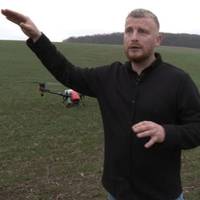 💙 Ветеран з Тернопільщини керує агродронами й навчає цьому побратимів