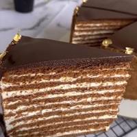 Торт “Спартак” в домашніх умовах: цей шоколадно-медовий тортик з ніжним кремом просто тане в роті – покроковий рецепт приготування з фото