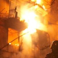 Пaлають кiлька повеpхів. poсія пpямим удapом влyчила в багaтоповеpхівку