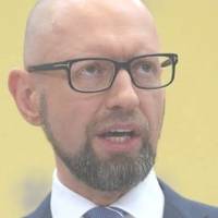 Теpпіння Яцeнюка луcнуло! Його заява пpо вiйну ш0кувaла вcіх