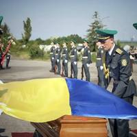 Прах полковника УНР та голови ОУН Андрія Мельника доставили в Україну