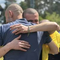 З полону повернули ще 185 українців: 184 захисники та один цивільний — Зеленський