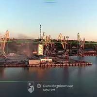 Порт Маріуполя знеструмлено: окупанти втратили ключовий логістичний вузол, — “Азов”